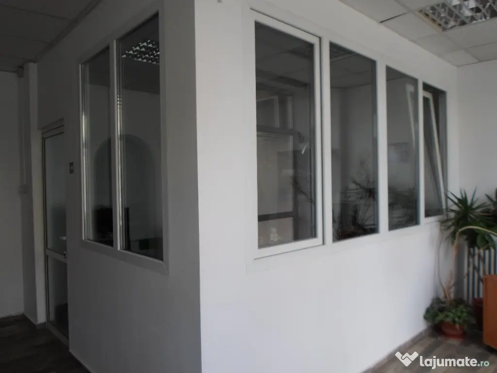 Spatiu comercial cu acces stradal in Ploiesti, ultracentral. 