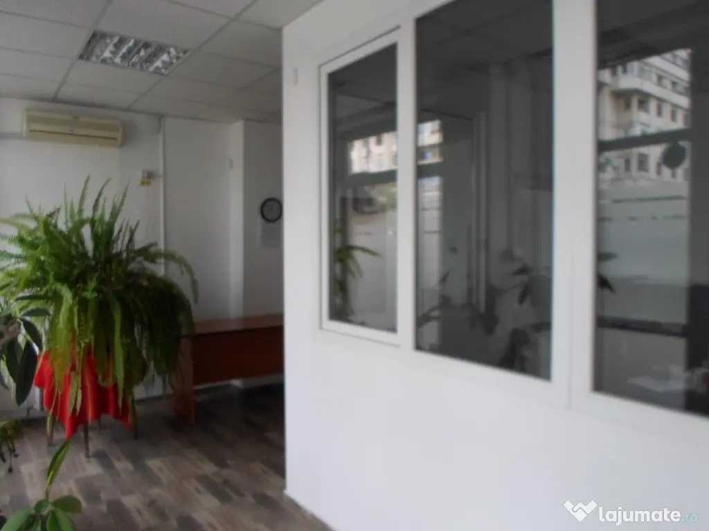 Spatiu comercial cu acces stradal in Ploiesti, ultracentral. 