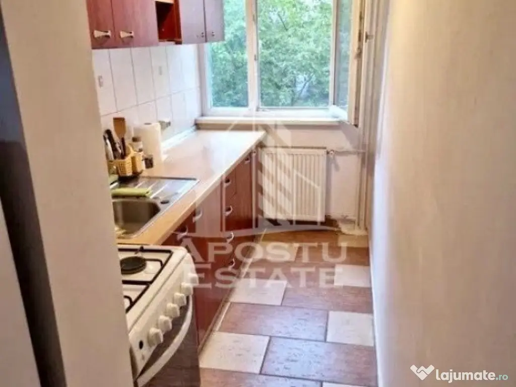 Apartament cu 3 camere, etajul 1, zona Girocului