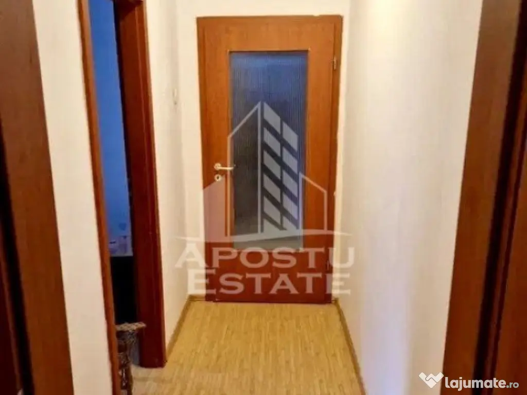 Apartament cu 3 camere, etajul 1, zona Girocului