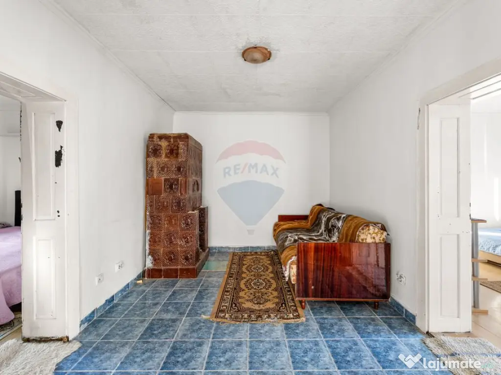 Casă cu 5 camere in Barzava 