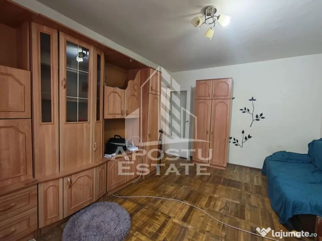 Apartament cu 2 camere la etaj intermediar, etajul 1, zon...