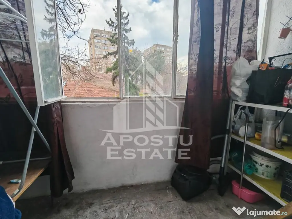 Apartament cu 2 camere la etaj intermediar, etajul 1, zon...