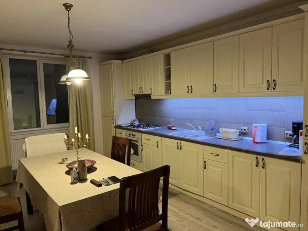 Apartament la casa 3 camere trei stejari spital