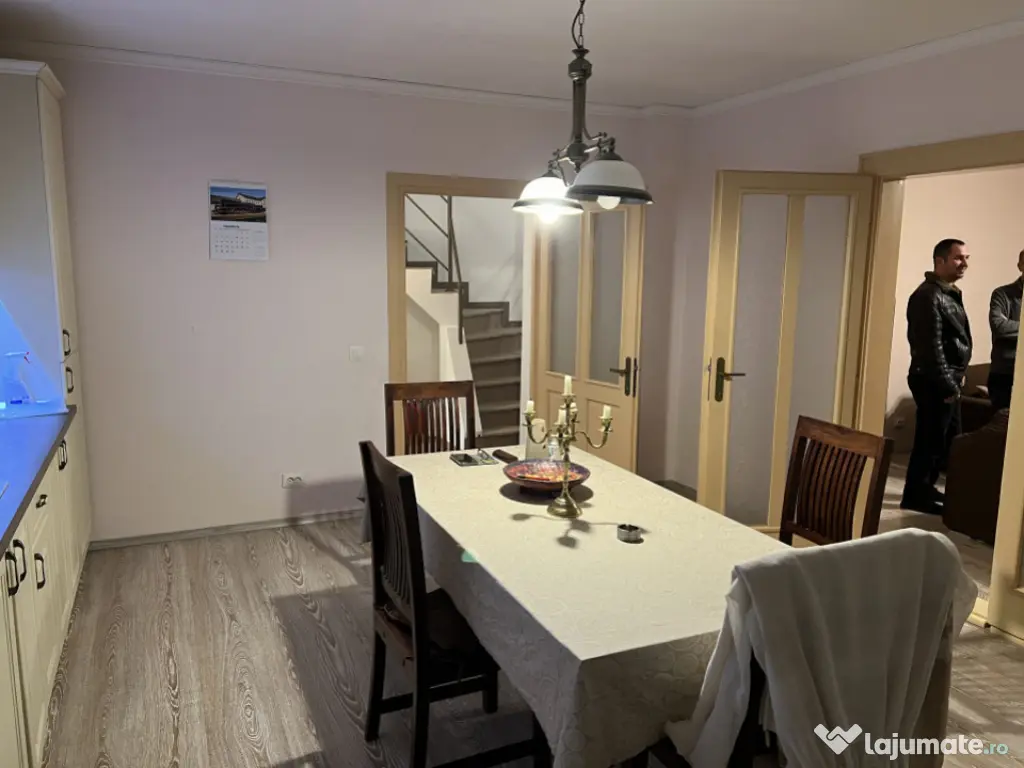 Apartament la casa 3 camere trei stejari spital