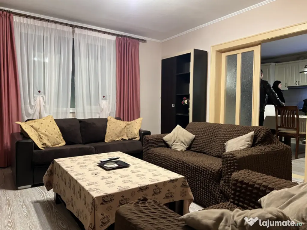 Apartament la casa 3 camere trei stejari spital