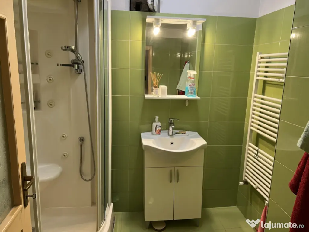 Apartament la casa 3 camere trei stejari spital