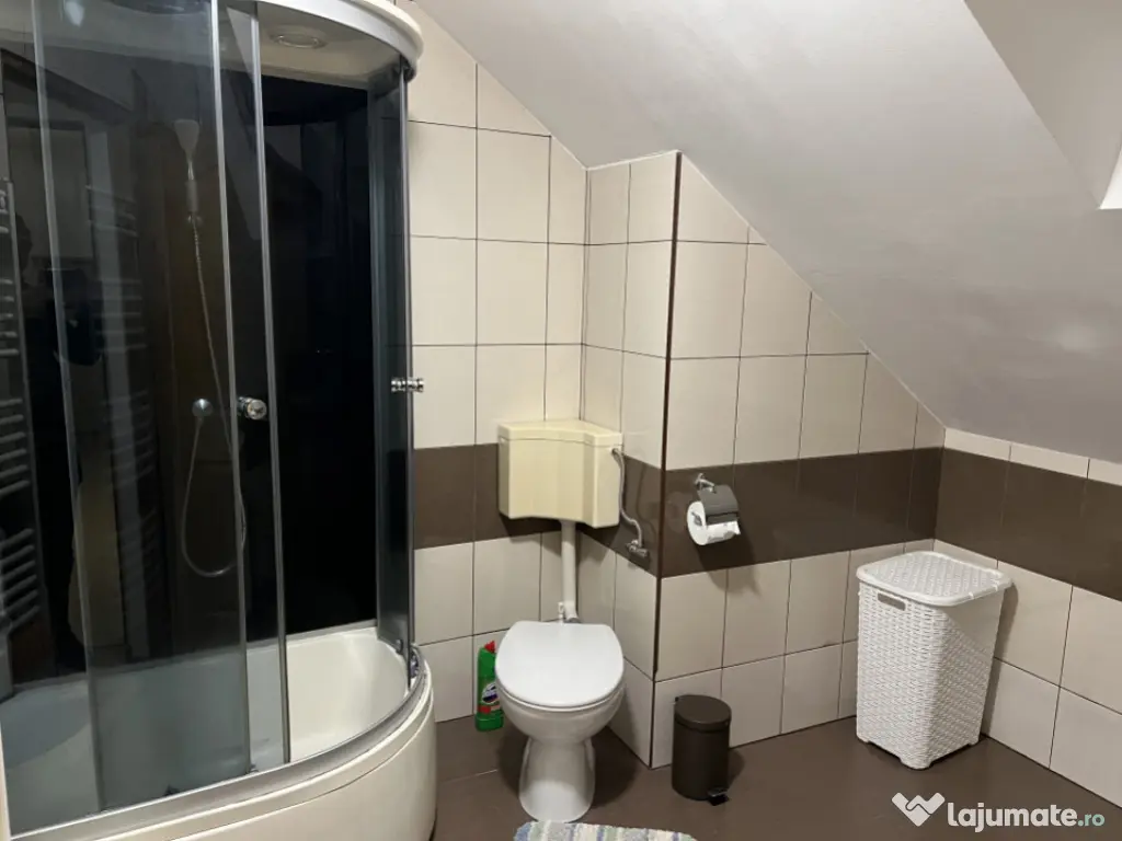 Apartament la casa 3 camere trei stejari spital