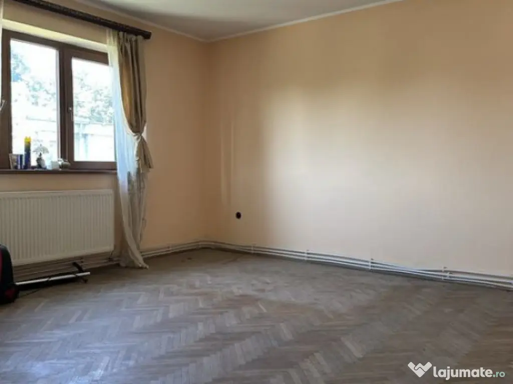 Super Pret!! Ap. 2 cam 54mp conf 1 decomandat etaj 2 Calea G