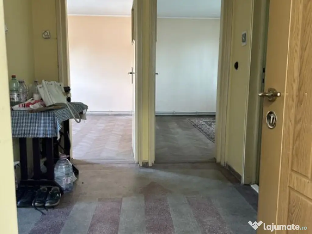 Super Pret!! Ap. 2 cam 54mp conf 1 decomandat etaj 2 Calea G
