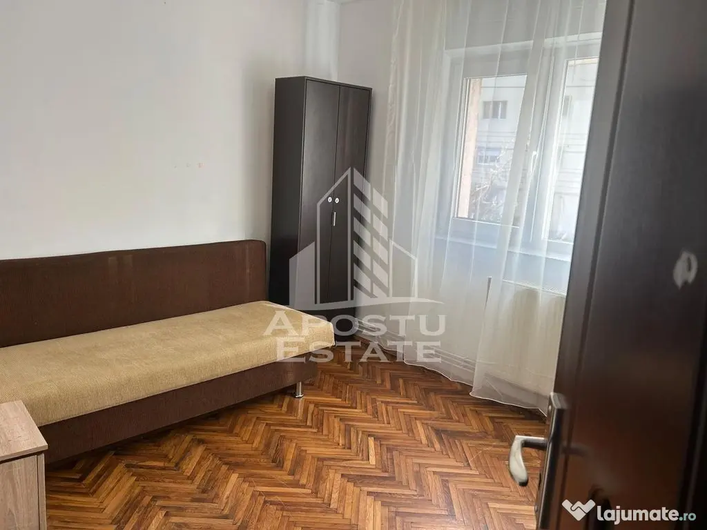 Apartament 3 camere, centrala proprie, zona Dambovita.