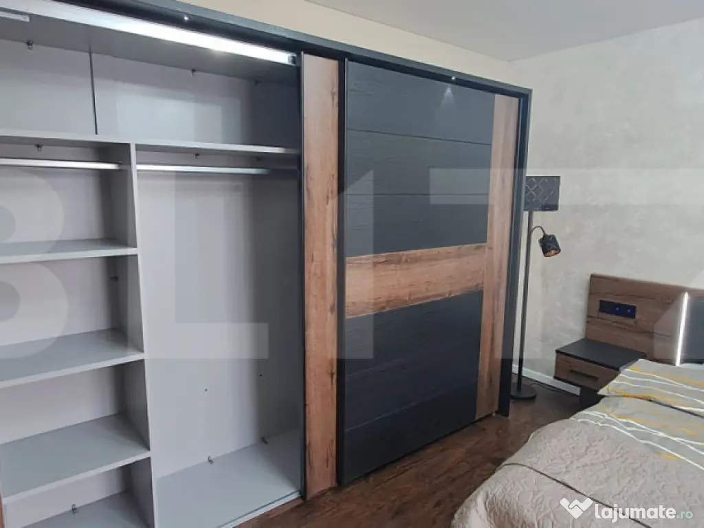 Apartament cu 3 camere, etaj 1/4, zona Sportului, cu parcare