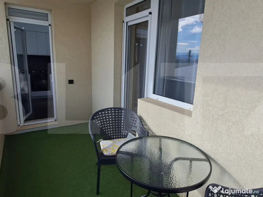 Apartament cu 3 camere, etaj 1/4, zona Sportului, cu parcare