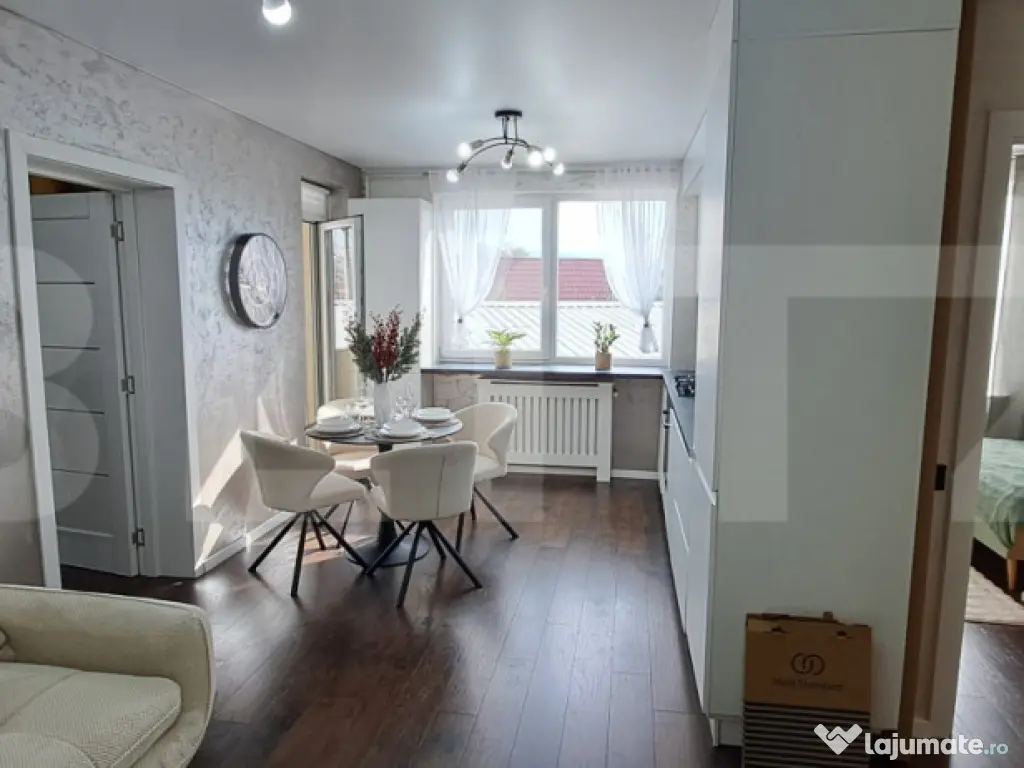 Apartament cu 3 camere, etaj 1/4, zona Sportului, cu parcare