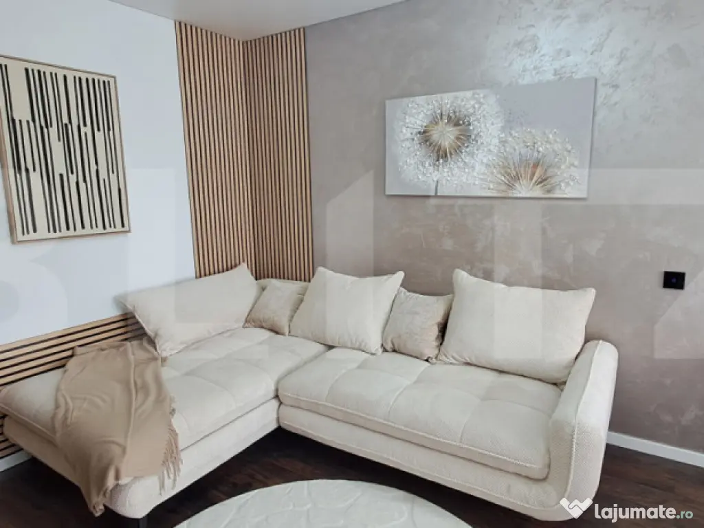 Apartament cu 3 camere, etaj 1/4, zona Sportului, cu parcare