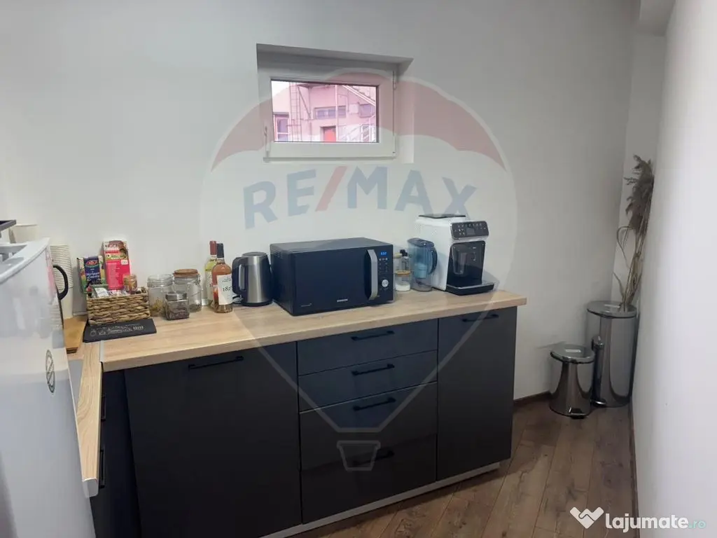 Spațiu de birouri de închiriat, clădire nouă, zonă c... 