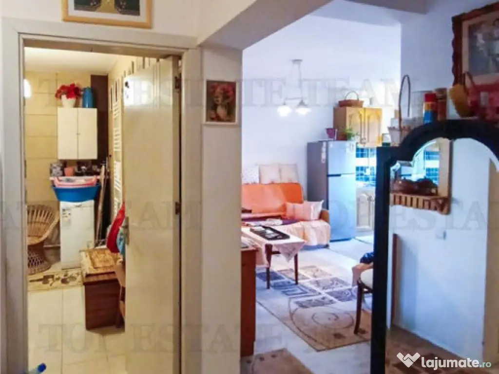 Apartament 2 camere zona Titan, curte proprie 37mp in vila 