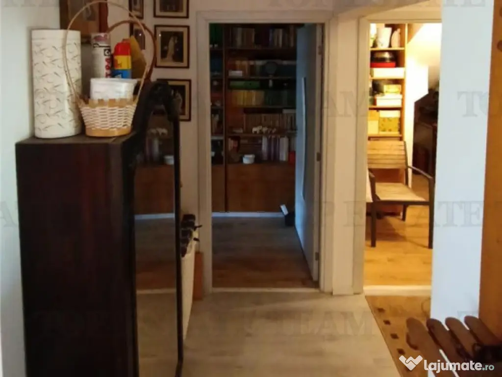 Apartament 2 camere zona Titan, curte proprie 37mp in vila 