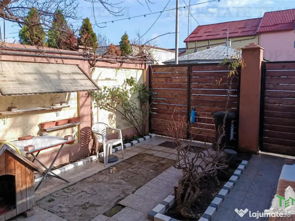 Apartament 2 camere zona Titan, curte proprie 37mp in vila 