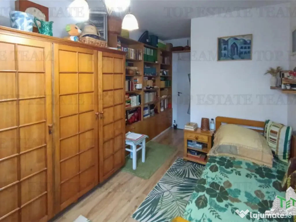 Apartament 2 camere zona Titan, curte proprie 37mp in vila 