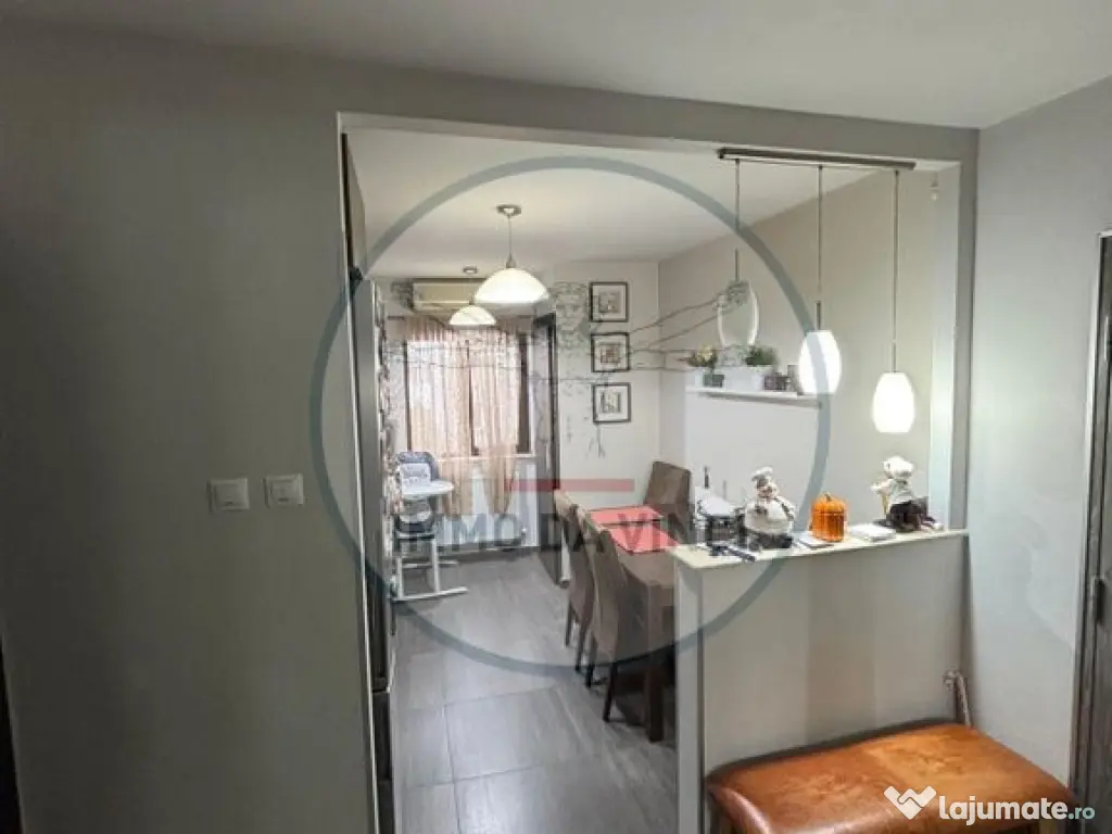 Vând apartament 3 camere Între Lacuri