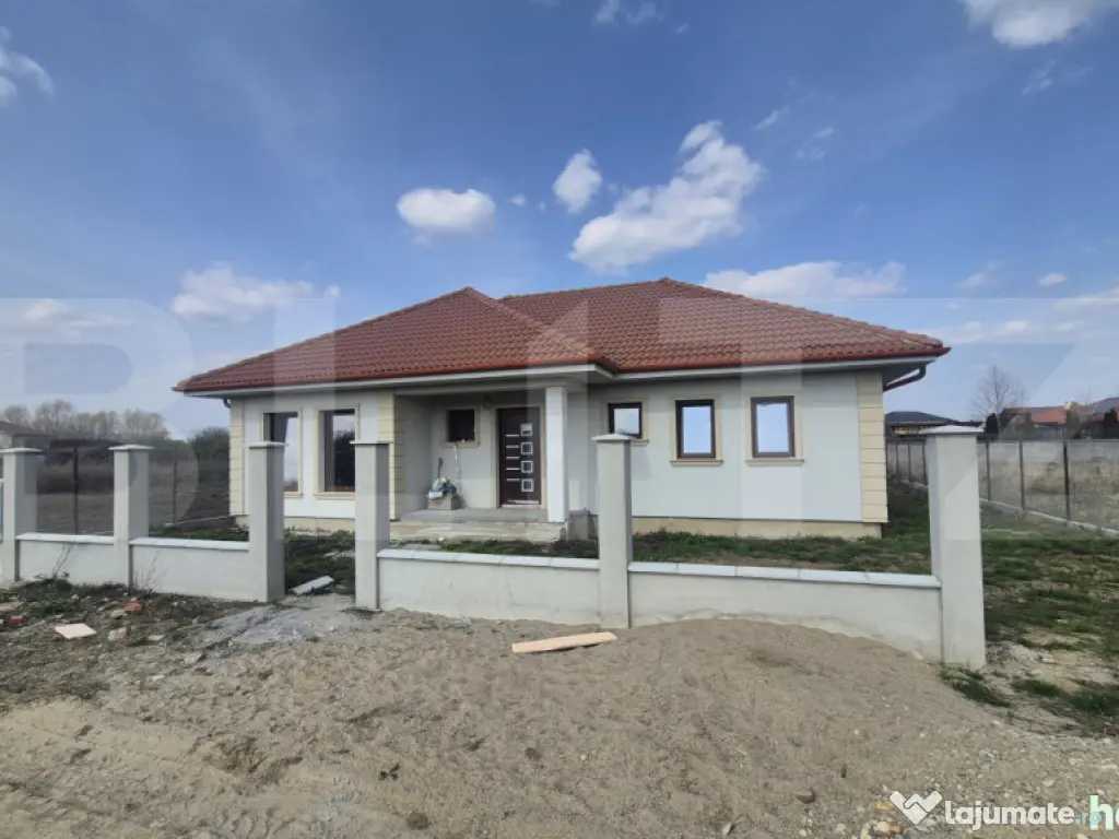 Casa pe un nivel de vanzare 97 mp, teren 570 mp, zona Petre