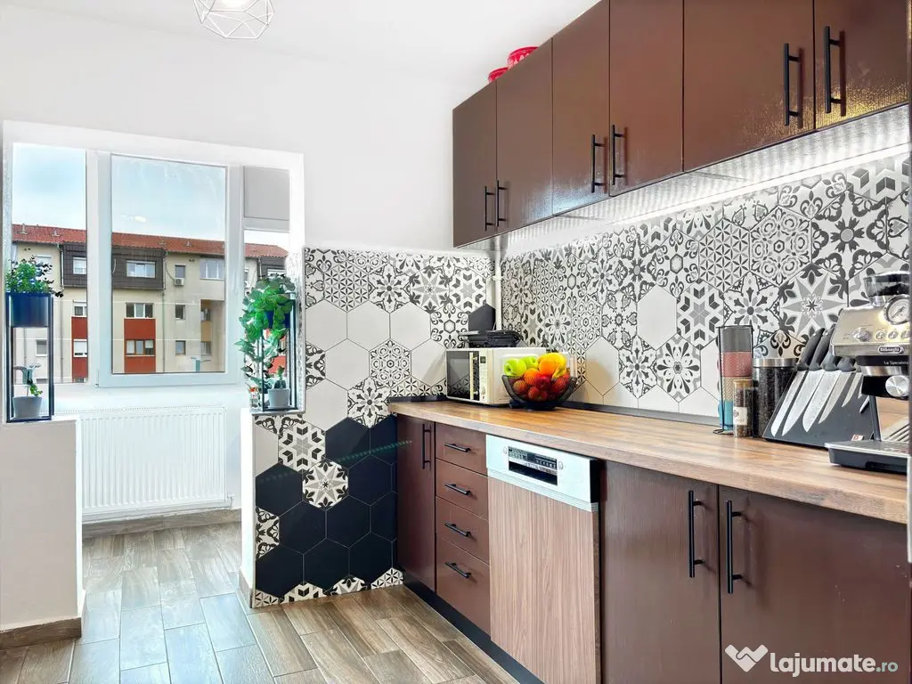 De vanzare | Decomandat 2 camere | Et 3 | Finisaje modern...