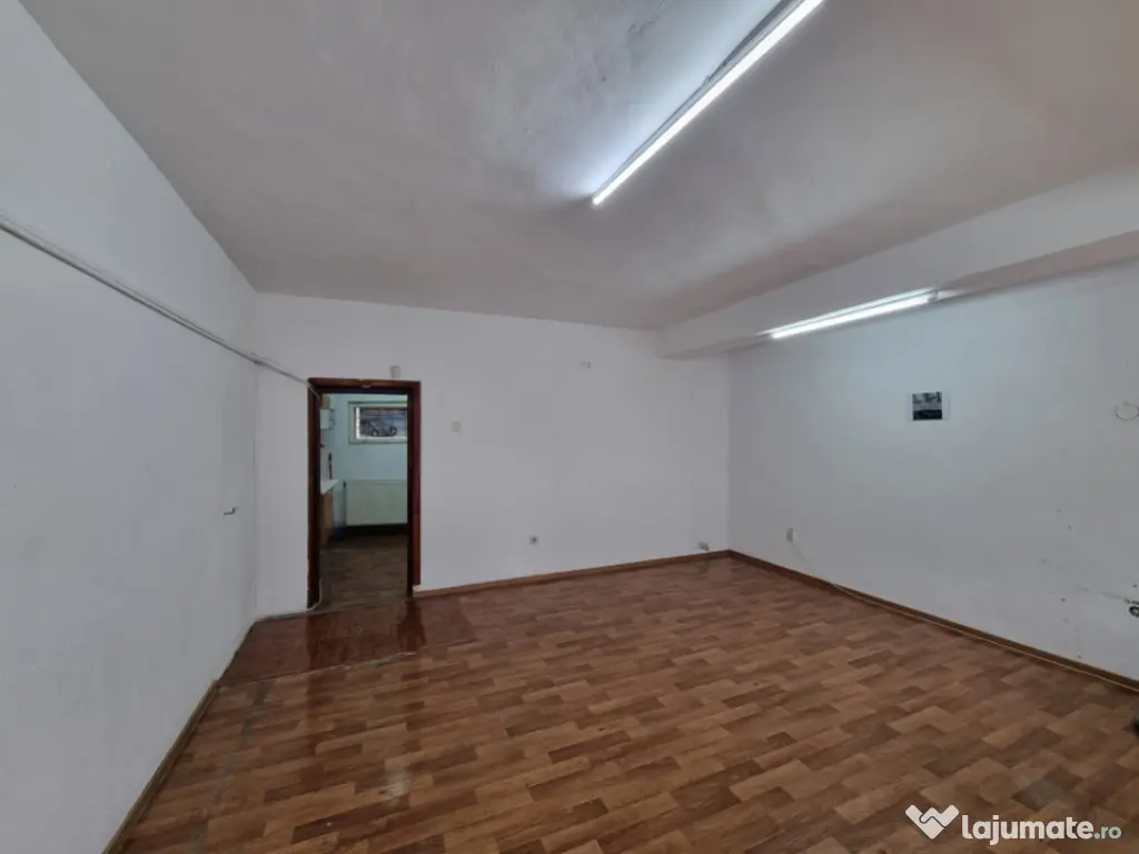 Piața Centrală/ spațiu comercial- 70 mp/ parter + etaj/ l 