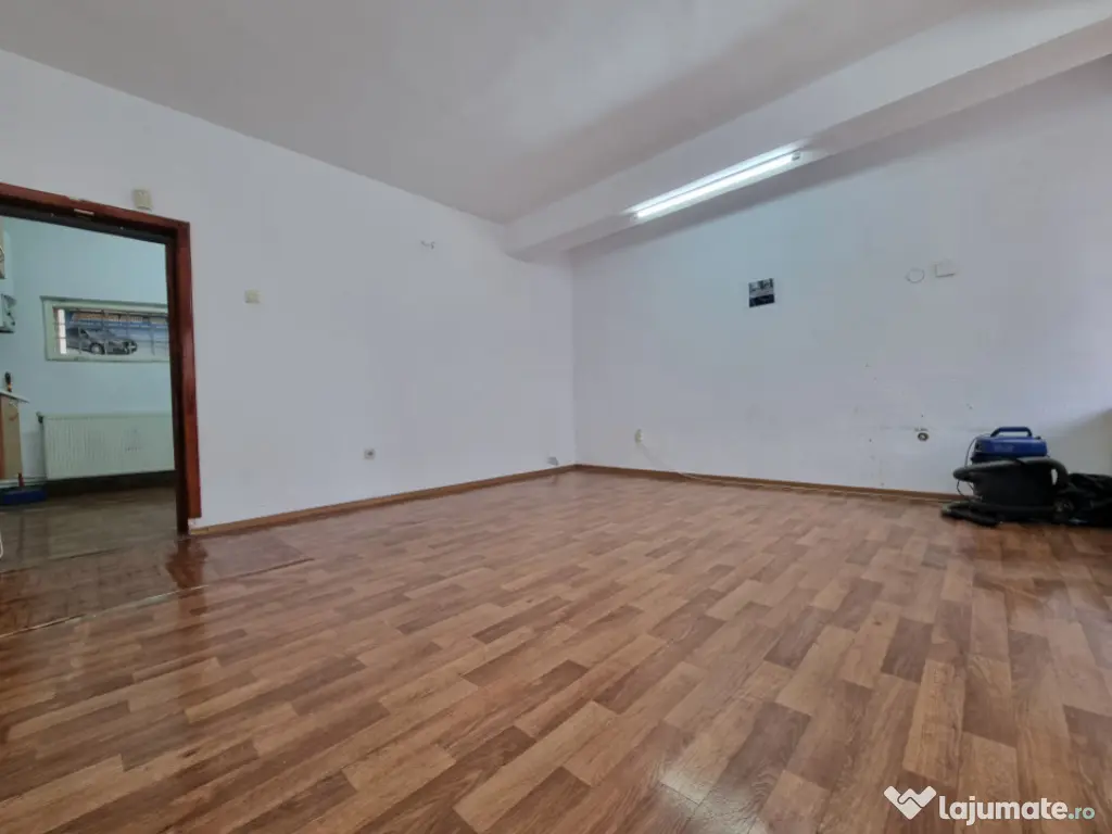Piața Centrală/ spațiu comercial- 70 mp/ parter + etaj/ l 