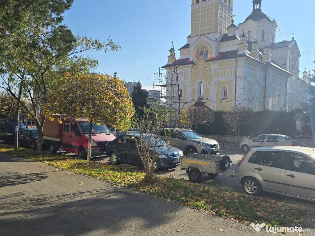 Inchiriez spatiu comercial in Deva, zona A. Iancu (Catedrala), etaj 1 