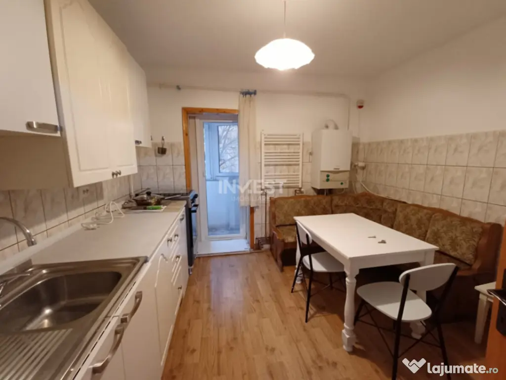 Apartament 3 camere, bloc tip vila, Zona Arcu