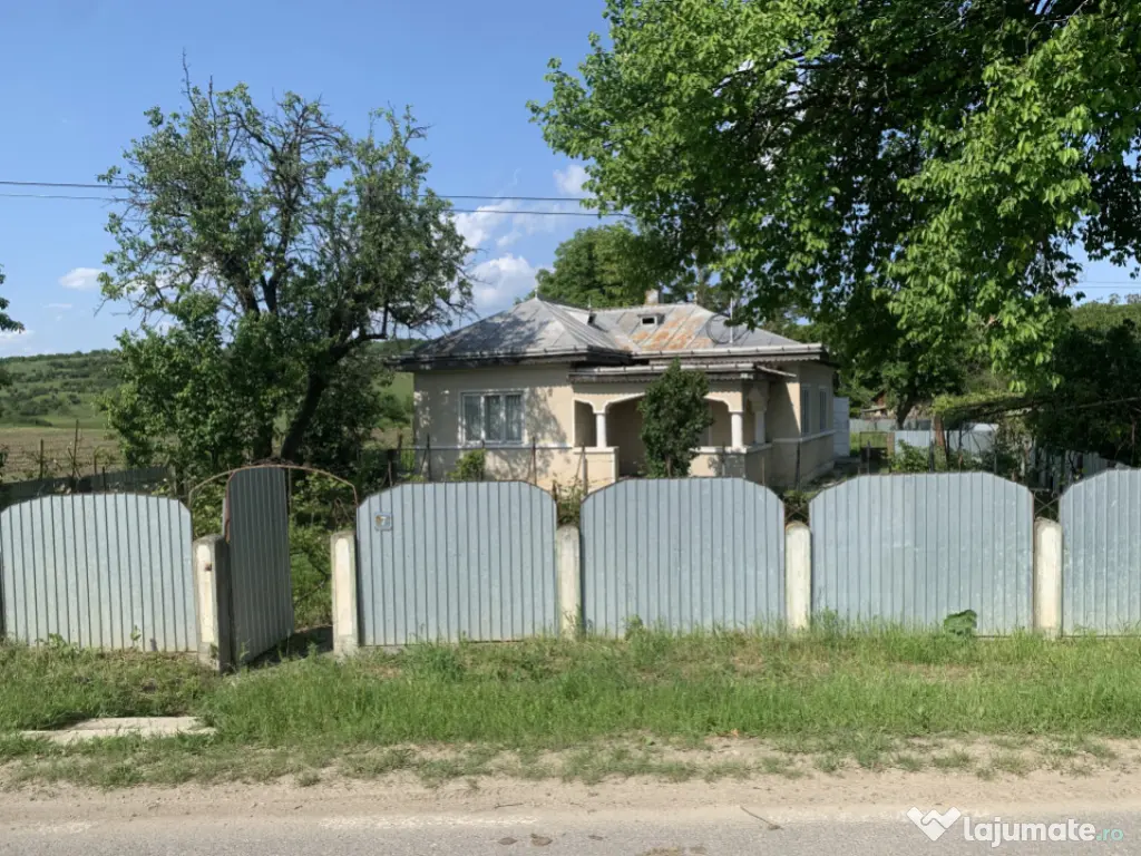 Casă + teren 2600 mp- Com. Negri- scop rezidențial sau ind 
