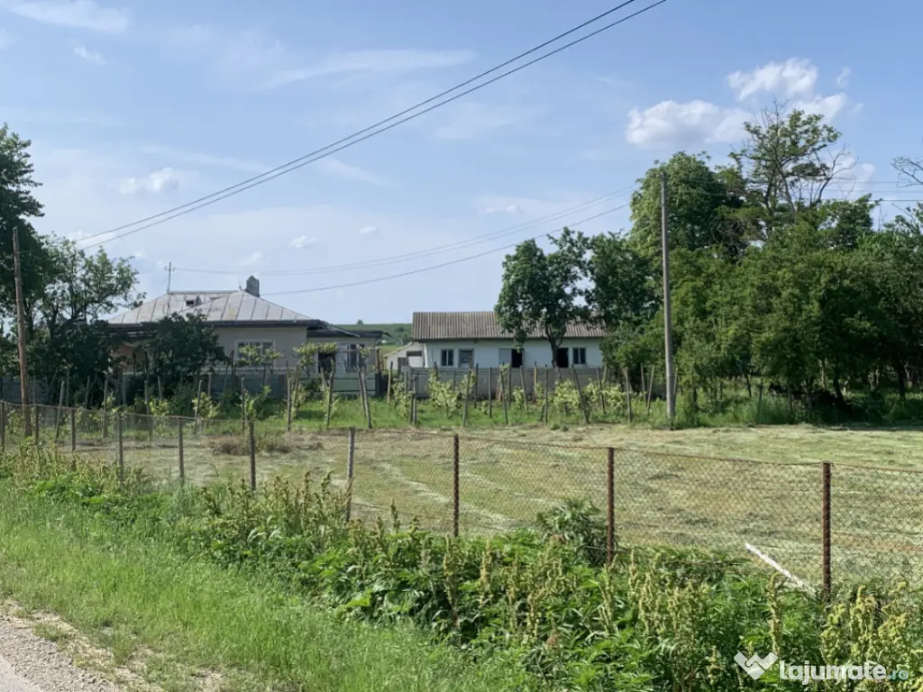 Casă + teren 2600 mp- Com. Negri- scop rezidențial sau ind 