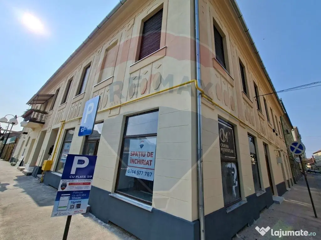 Spațiu comercial 75 mp Piata Catedralei. Vitrină si acc... 