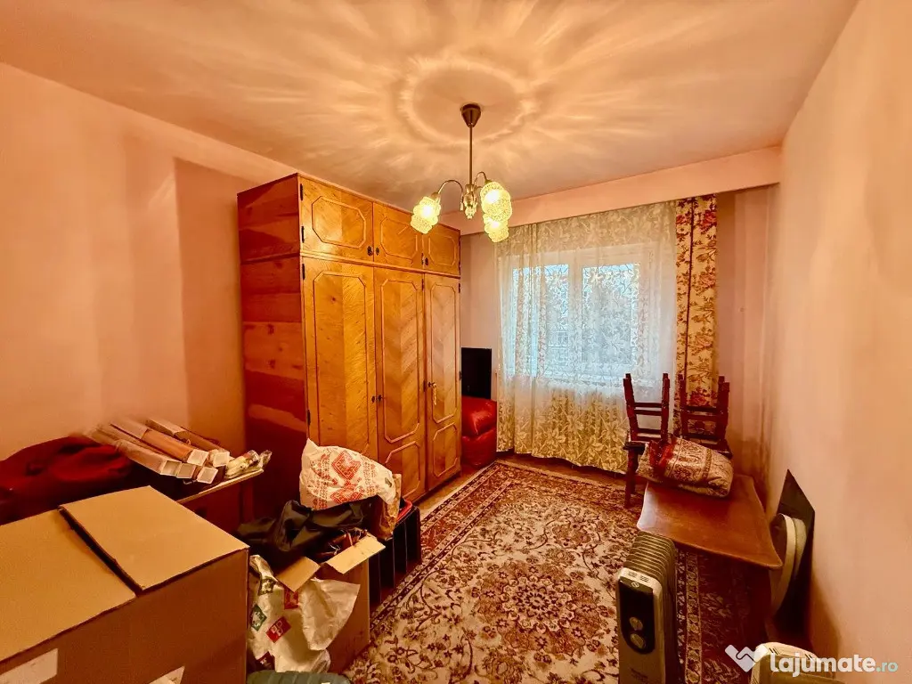 Apartament 3 camere, decomandat,etaj 2 + Garaj, Ioan Corvin 