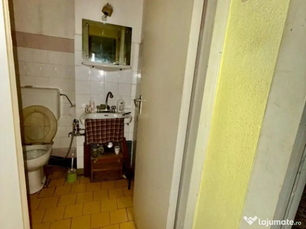 Apartament 3 camere, decomandat,etaj 2 + Garaj, Ioan Corvin 