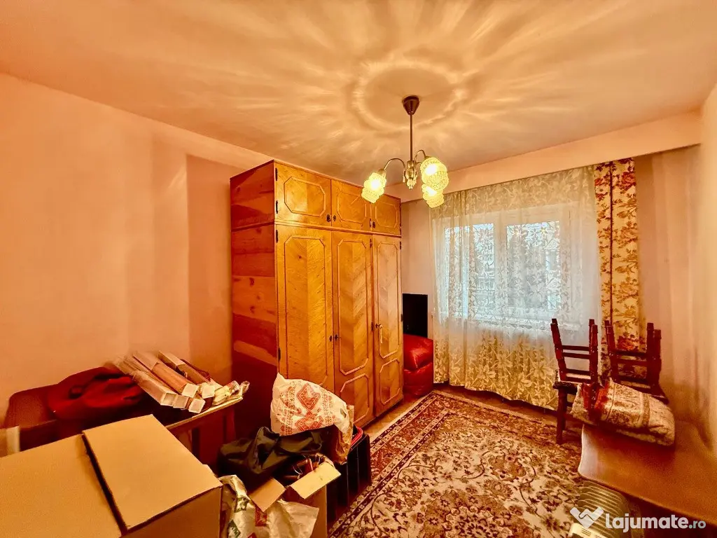 Apartament 3 camere, decomandat,etaj 2 + Garaj, Ioan Corvin 