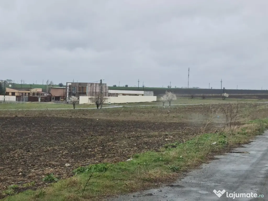 Vanzari terenuri in Tuzla