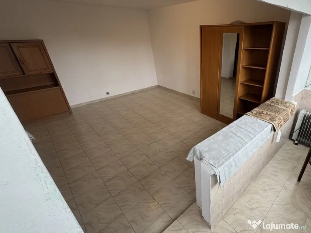 Garsoniera zona Inel 2 