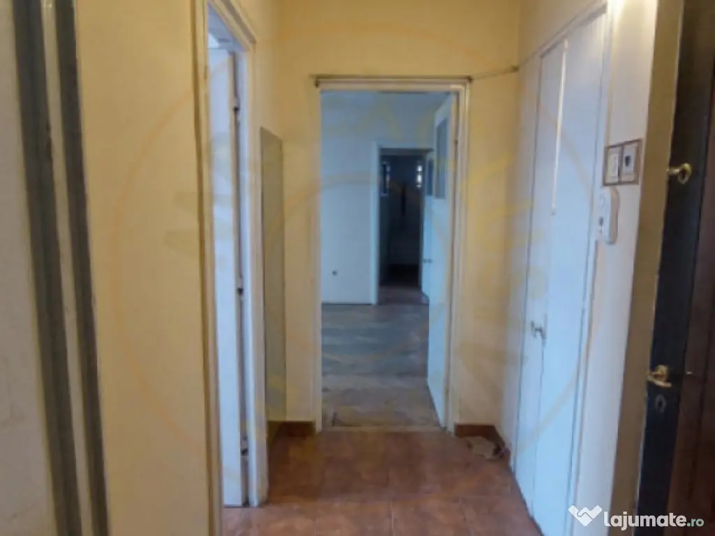 Apartament 3 camere la cativa pasi de centru Pitesti