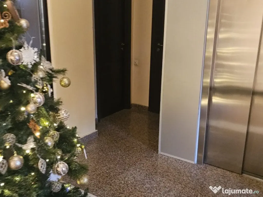 Hotel de vanzare , D+P+MZ+5 