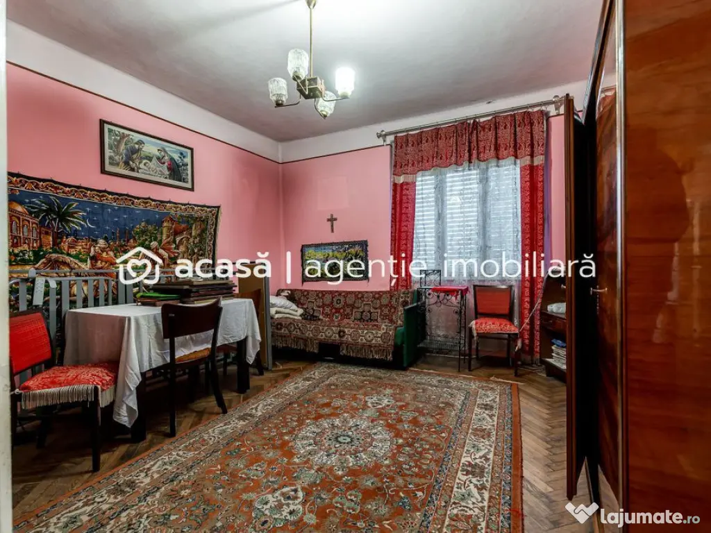 Casă + livadă tânără + curte 2.500 mp în Dorobanți 