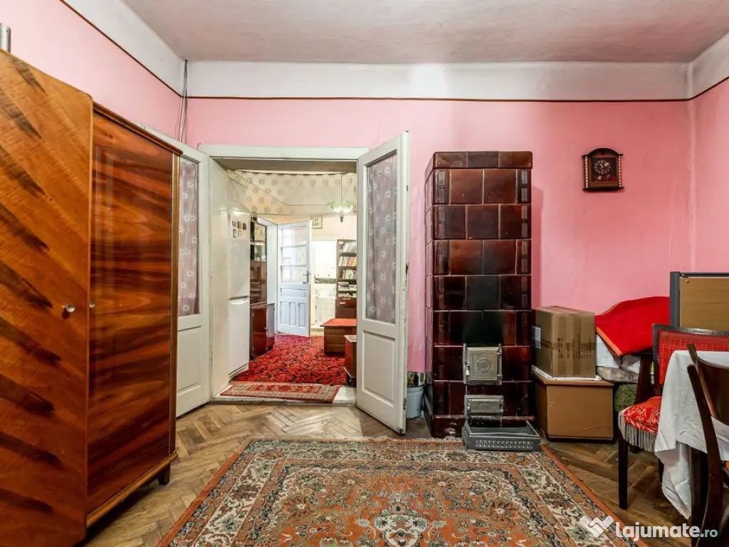 Casă cu livadă + curte 2500 mp în Dorobanți 