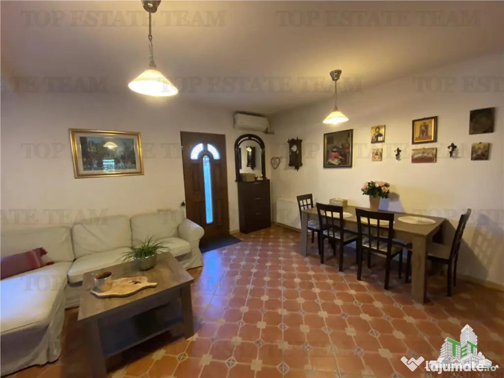 Vila spatioasa cu 3 apartamente in Fundeni Dobroiesti 