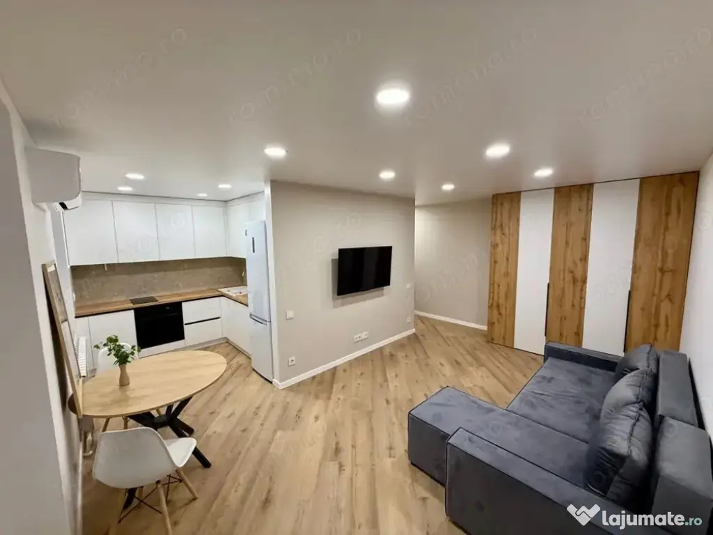 Garsoniera zona Piata Romana