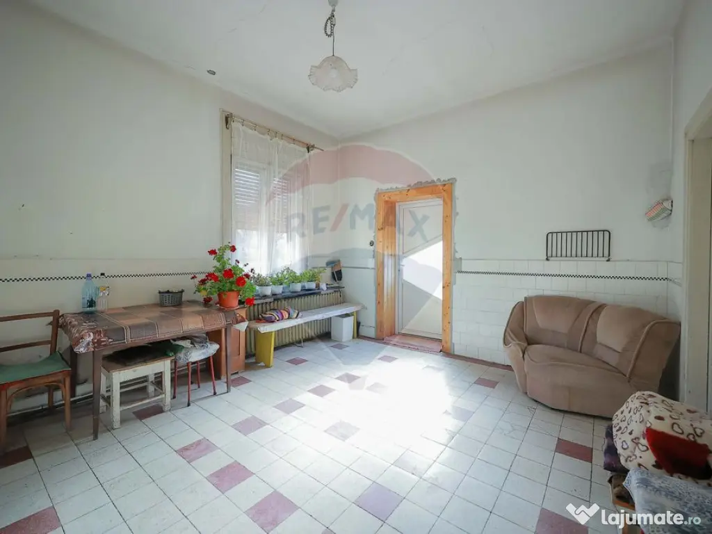 Casă Evreiască de Vânzare, Singur în Curte în zona U... 