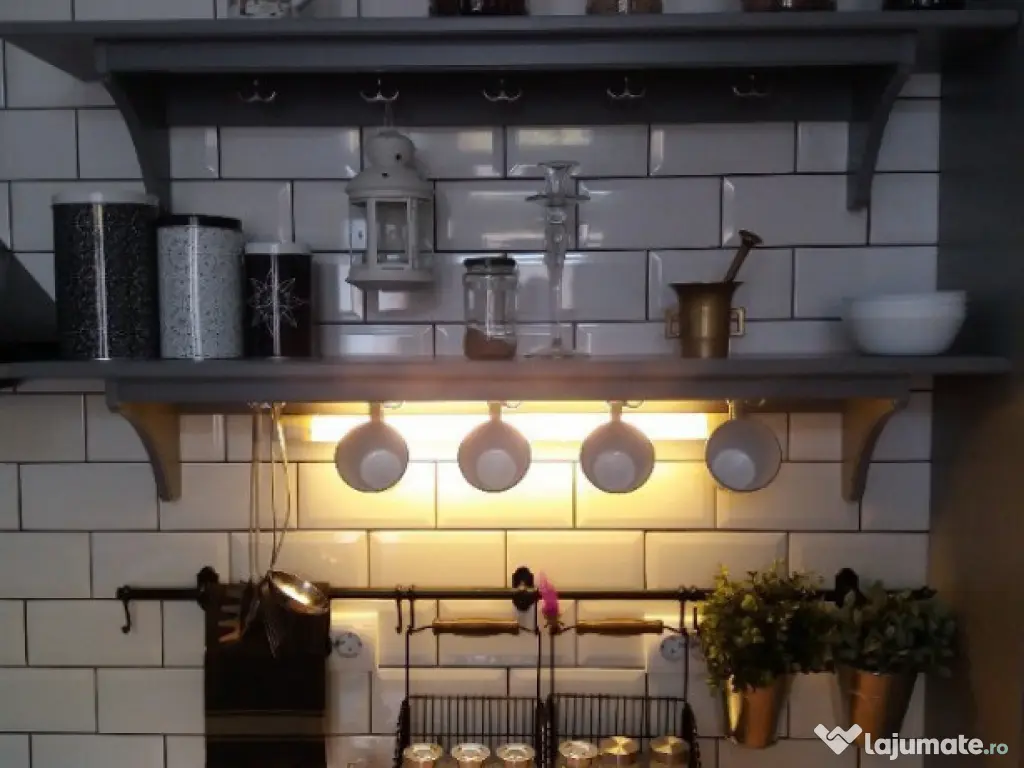 Apartament cu 4 camere, suprafata de 135 mp, garaj si beci i 