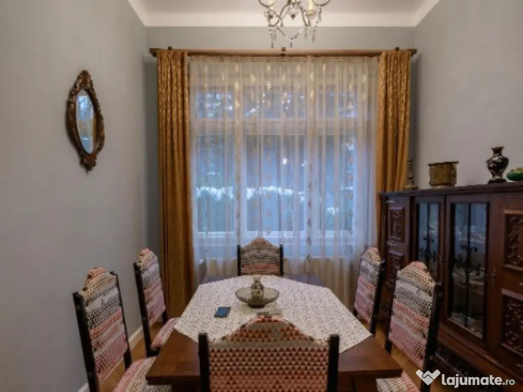 Apartament cu 4 camere, suprafata de 135 mp, garaj si beci i 