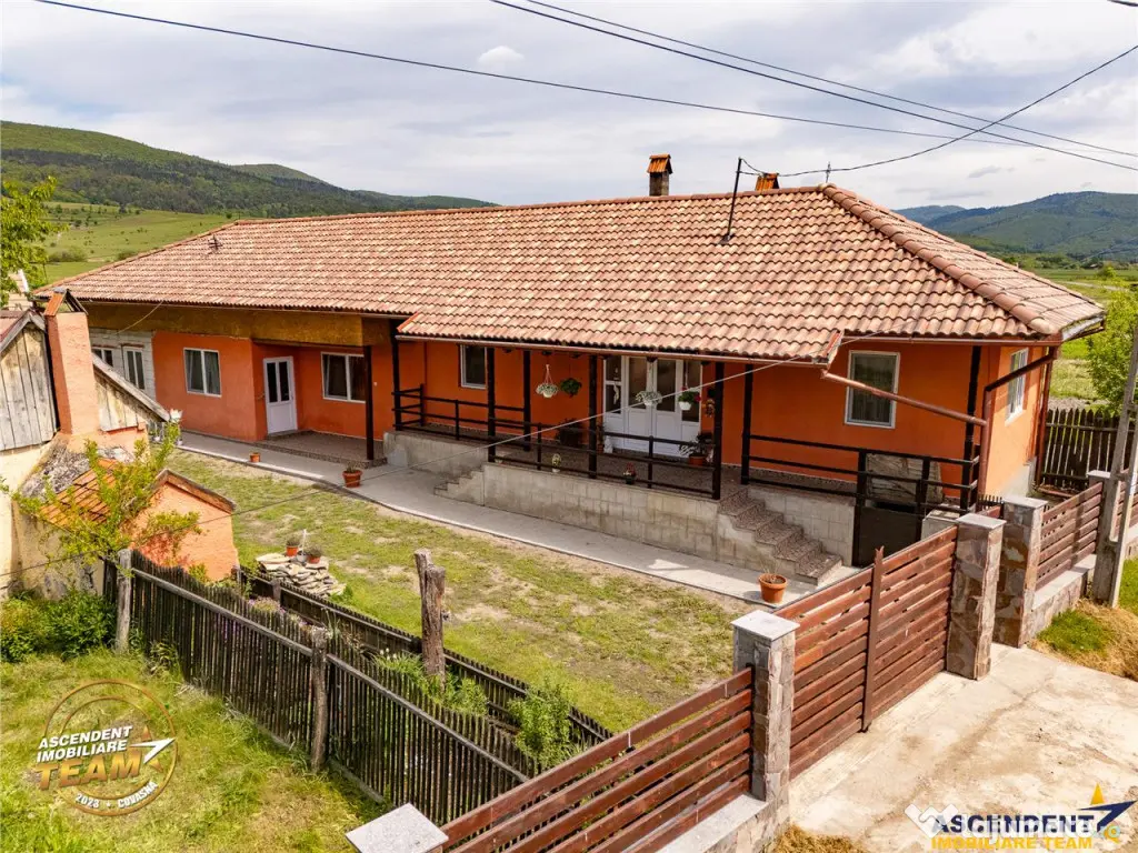 FILM! Casa individuala,cu 4 camere,1.200mp teren,priveliste 