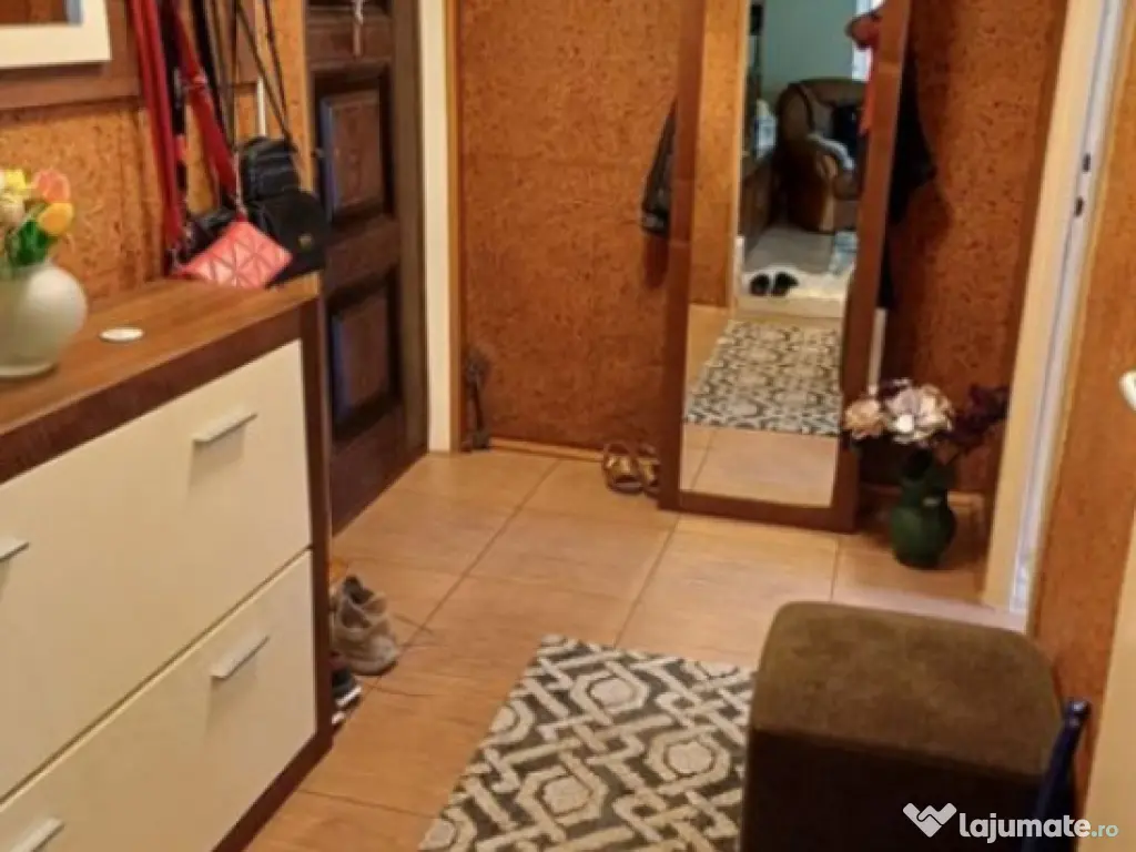 Apartament 2 camere, semidecomandat - zona Astra